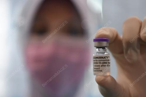 SUNTIKAN VAKSIN COVID-19 FASA PERTAMA
