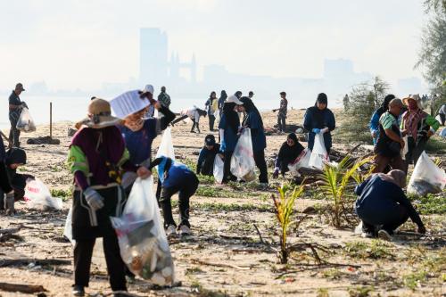 BERSIH PANTAI MONSUN TERENGGANU
