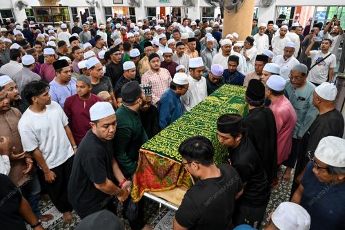 ZULHARISAM AWANG