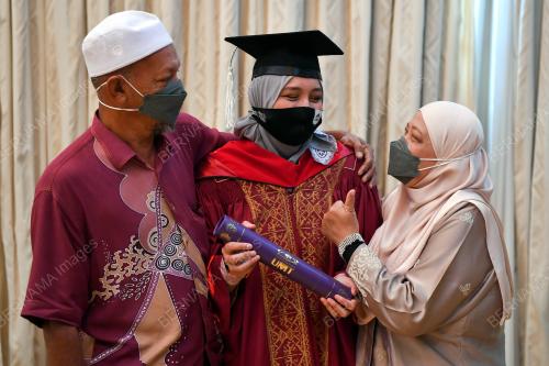KONVOKESYEN UMT KE-18