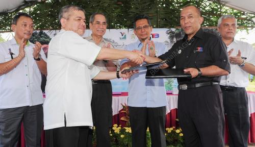 TR11_14022016_MOU_GAJAH