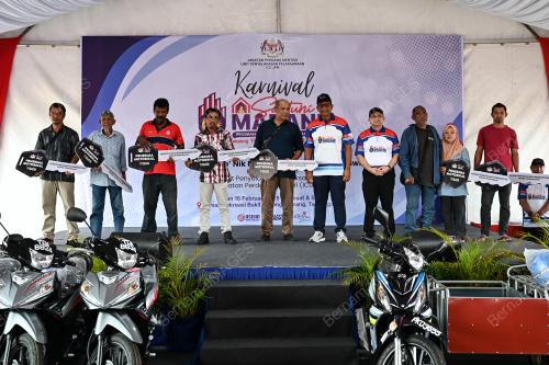 DATUK NIK NASARUDIN MOHD ZAWAWI