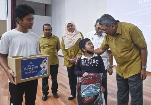 DATUK SERI WAN AHMAD DAHLAN ABDUL AZIZ