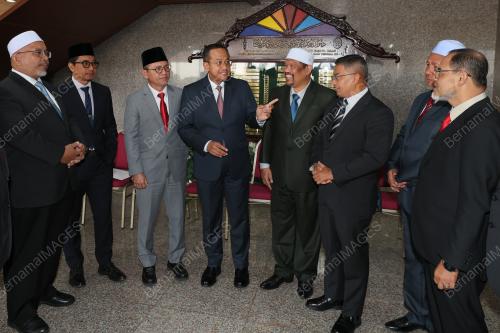 DATUK SERI DR AHMAD SAMSURI MOKHTAR
