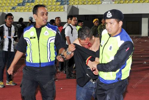 TR11_17052015_RUSUHAN_BOLA