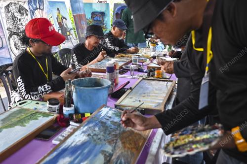 SENI TEMPATAN
