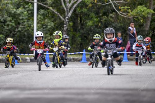 PERLUMBAAN PUSH BIKE