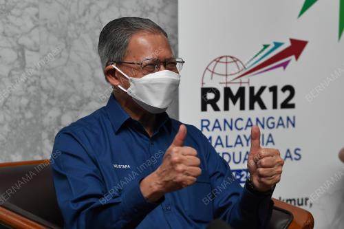 DATUK SERI MUSTAPA MOHAMED