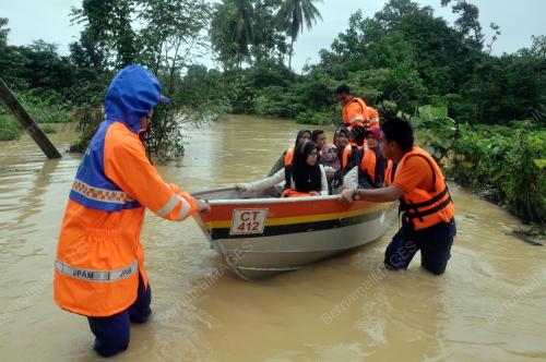 TR11_21012017_BANJIR_SETIU