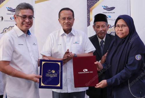 DATUK SERI DR AHMAD SAMSURI MOKHTAR