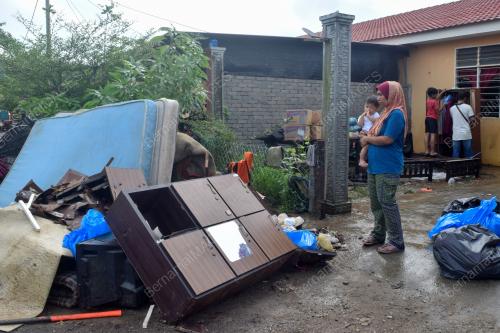 BANJIR KEMAMAN