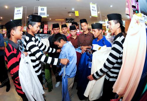 HARI RAYA