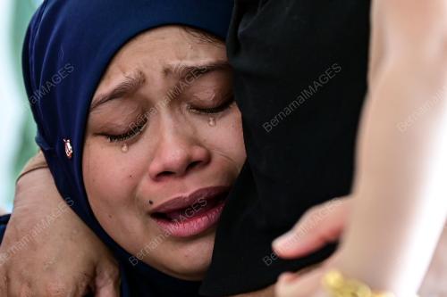 TIGA PEKERJA MAUT