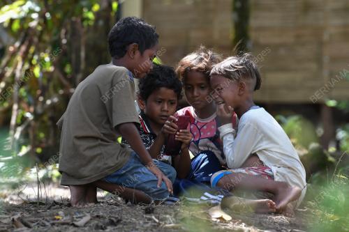 KANAK-KANAK ORANG ASLI
