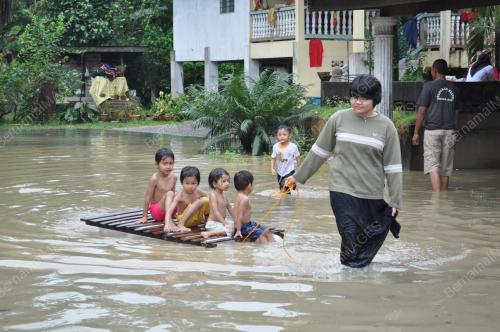 TR11_25122012_BANJIR