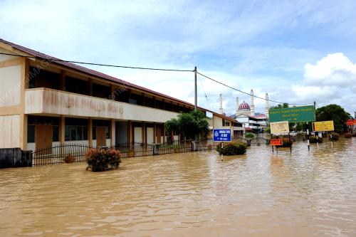 TR11_27022013_BESUT_BANJIR