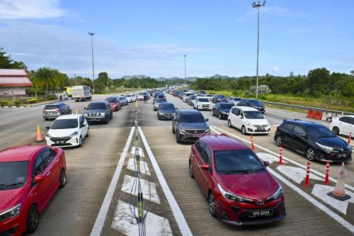 KESESAKAN PLAZA TOL KUALA TERENGGANU
