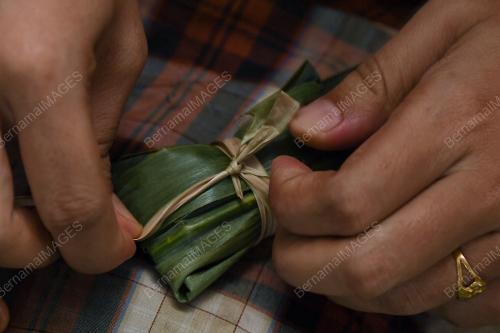 USAHAWAN KETUPAT DAUN TEBU