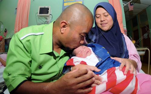 TR11_31082014_BAYI_MERDEKA