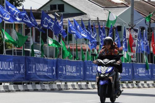 PERANG BENDERA PRU15