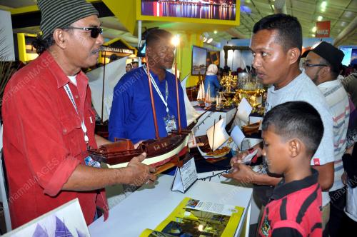 TR12_02032018_REPLIKA_PERAHU