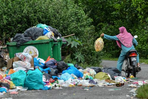 TINJAUAN SAMPAH