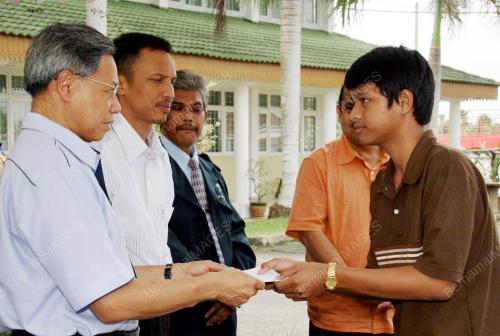 MUSTAPA MOHAMED
