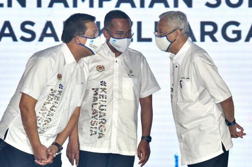DATUK SERI ISMAIL SABRI YAAKOB