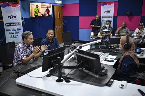 FAHMI FADZIL