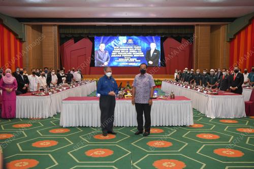 DATUK SERI MUSTAPA MOHAMED
