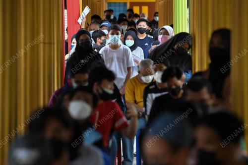 VAKSINASI PELAJAR SEKOLAH MENENGAH
