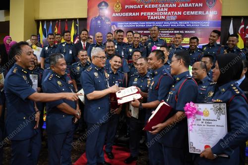 DATUK MOHAMMAD HAMDAN WAHID
