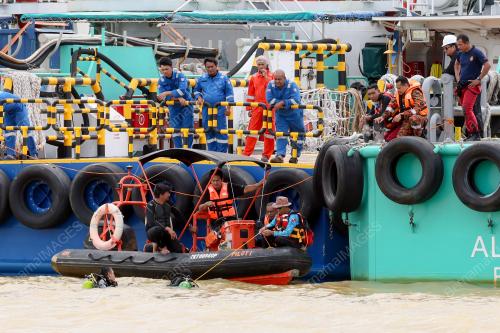 BOMBA SAR PEKERJA KAPAL
