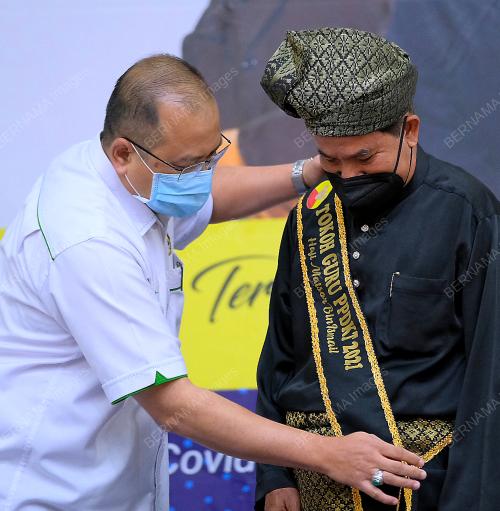 DATUK AHMAD AMZAD HASHIM