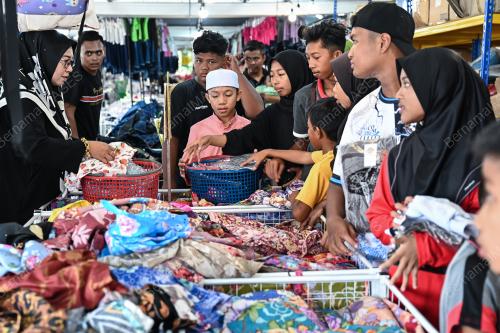 MENDERMA PAKAIAN RAYA
