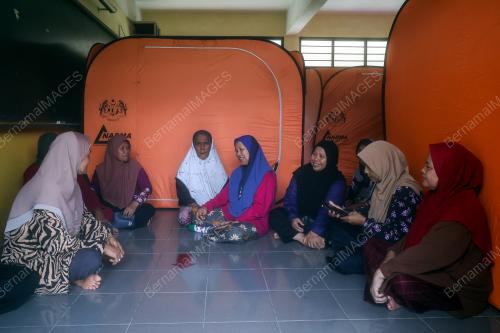 PUSAT PEMINDAHAN SEMENTARA