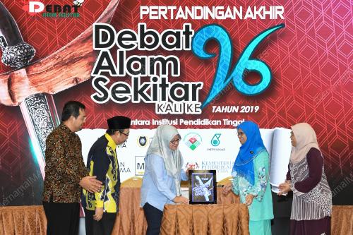 TR13_03112019_DEBAT_BN201911016202