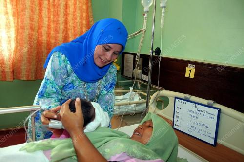 TENGKU AZIZAH AMINAH MAIMUNAH ISKANDAR