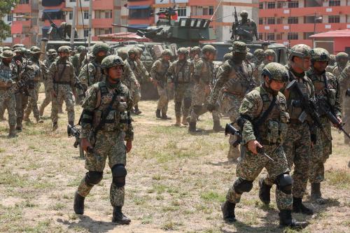 EKSESAIS TIGER STRIKE