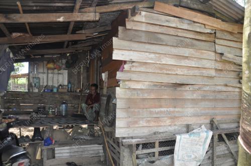 RUMAH WARGA EMAS