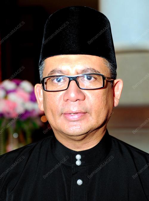 TR13_12052014_ANGKAT_SUMPAH