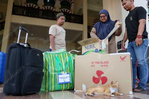 KELUARGA TUNTUT BARANGAN