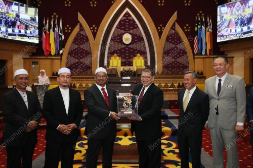 TAN SRI JOHARI ABDUL