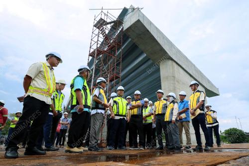DATUK SERI ALEXANDER NANTA LINGGI
