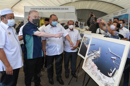 DATUK SERI DR WEE KA SIONG