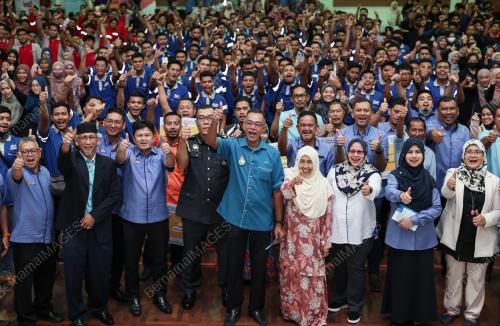 DATUK ROSOL WAHID