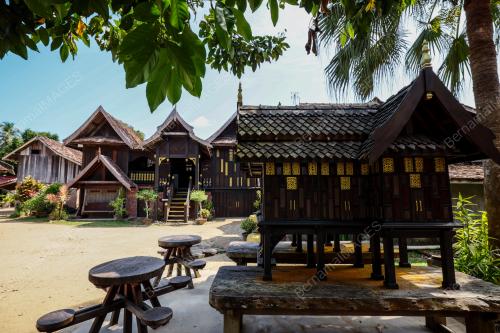 RESORT WARISAN PAHLAWAN