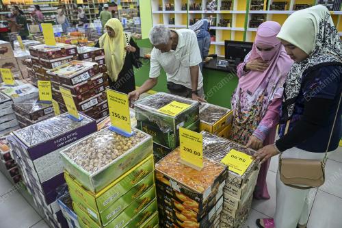BUAH KURMA JUADAH BERBUKA PUASA