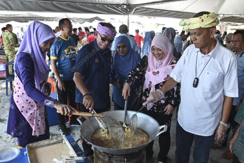 KARNIVAL JOM MASUK KAMPUNG
