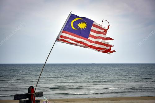 JALUR GEMILANG KOYAK DAN LUSUH